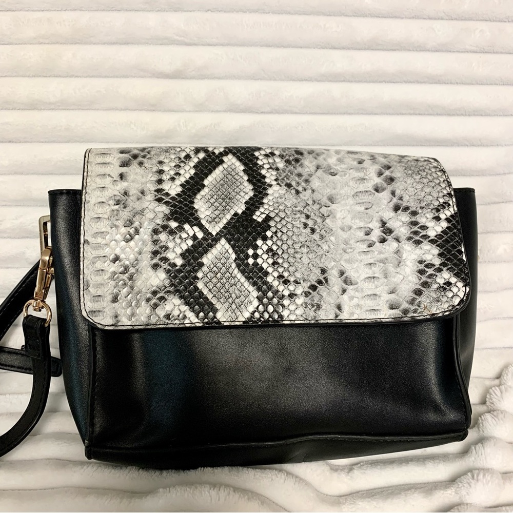 Joe Fresh Black and White Crossbody Bag